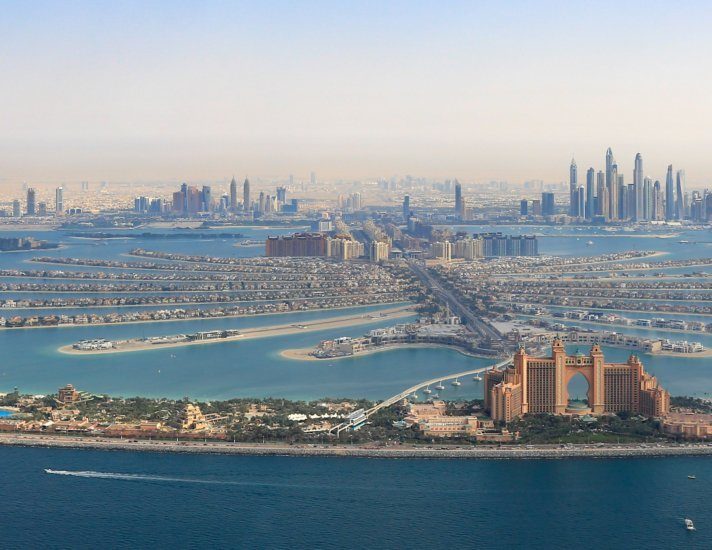 Dubai The Palm Jumeirah Palme Insel Atlantis Hotel Panorama Marina Luftaufnahme Luftbild